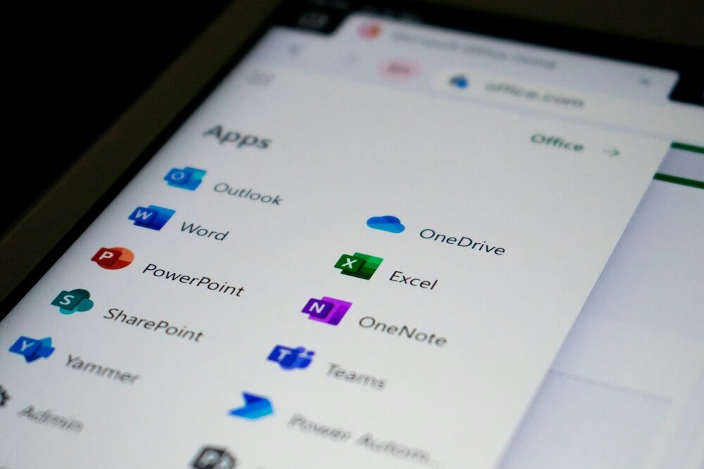 Software technology and integration planning for business apps, APIs, cloud tools, databases, and automation